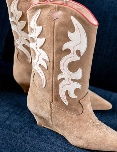 Botas de tacón alto tacón 5 cm beis ante