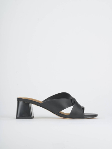 Slippers heel 5 cm black leather