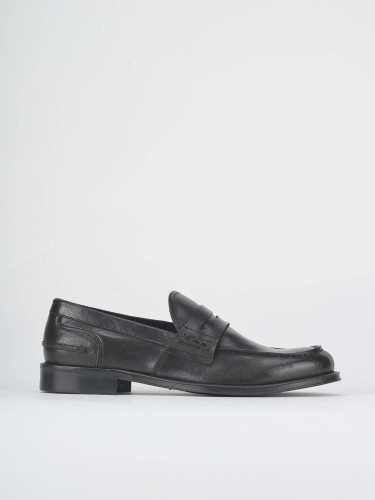 Mocasines negro cuero