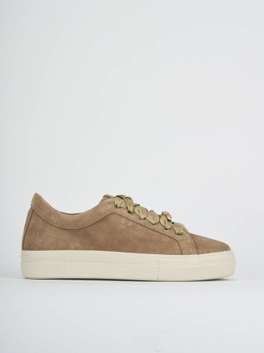 Sneakers brown suede