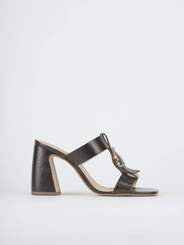 Mules tacón 9 cm marrón oscuro cuero