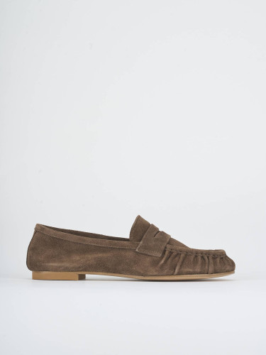 Mocasines tacón 1 cm marrón oscuro ante
