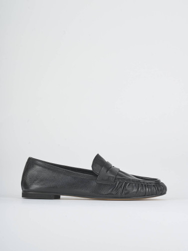 Loafers heel 1 cm black leather
