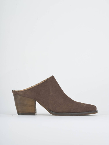 Zuecos con tacón tacón 7 cm marrón oscuro ante