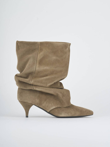 Stivaletti tacco 5cm camoscio beige