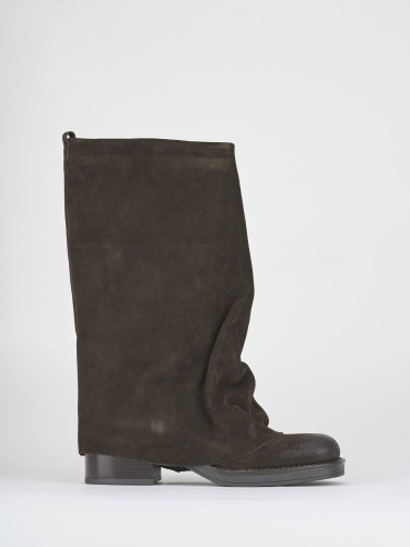 Botas de tacón bajo tacón 3 cm marrón oscuro ante