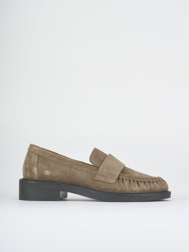 Mocasines tacón 1 cm beis ante