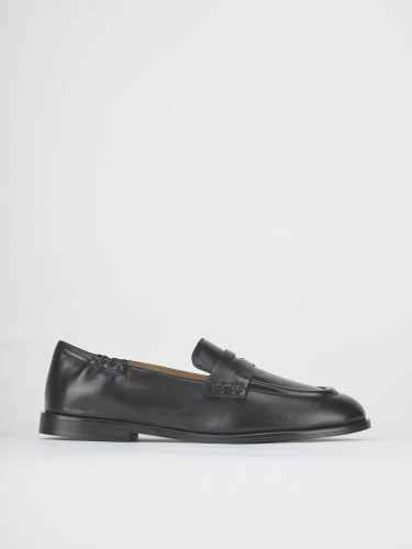 Loafers heel 1 cm black leather