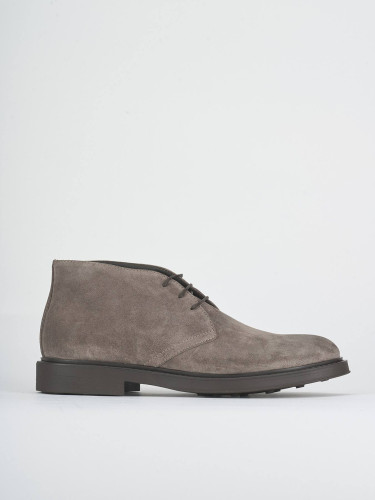 Botas militares beis ante