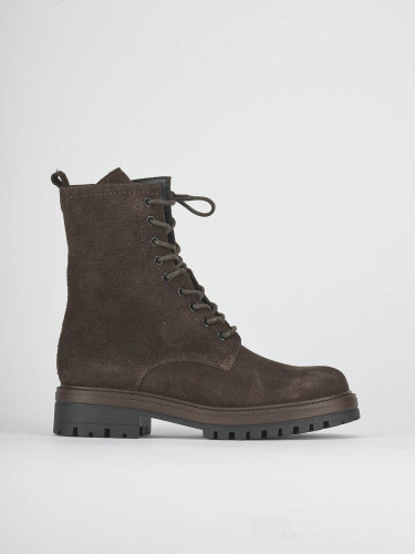 Anfibi tacco 2cm camoscio testa