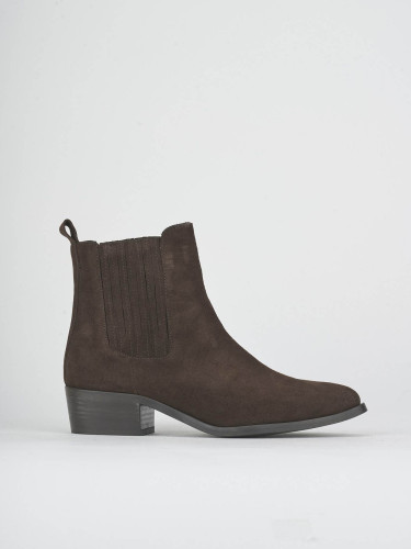 Botines de tacón bajo tacón 2 cm marrón oscuro ante