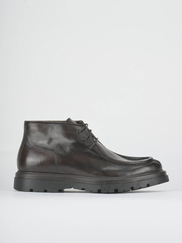 Stringate pelle testa