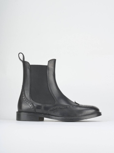 Low heel ankle boots heel 2 cm black leather