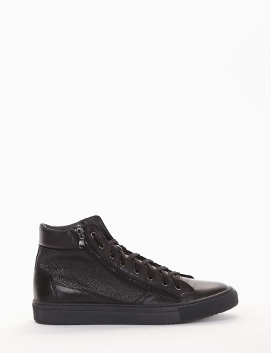 Sneakers black leather
