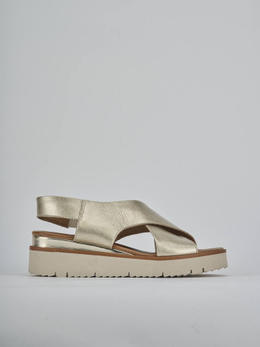 Wedge heels heel 3 cm gold laminated