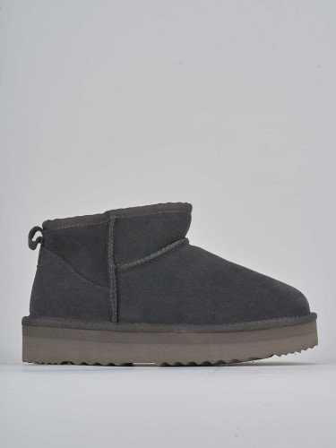 Botines de tacón bajo tacón 2 cm gris ante