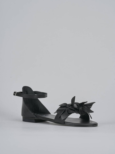Sandalo tacco 1 cm nero pelle