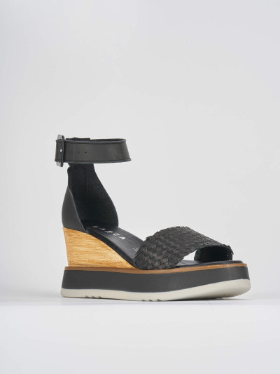 Sandali gioiello best sale con zeppa bassa