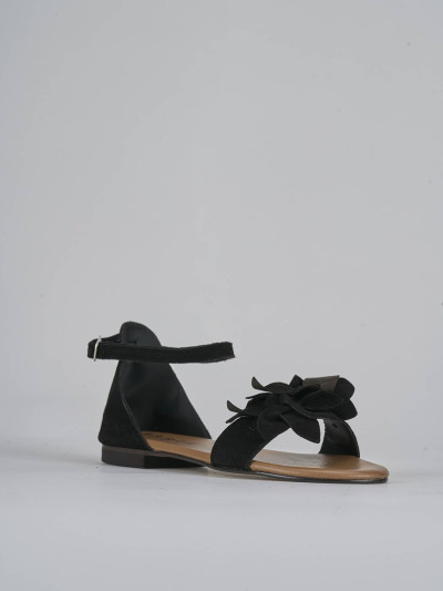 Sandalo tacco 1 cm nero camoscio