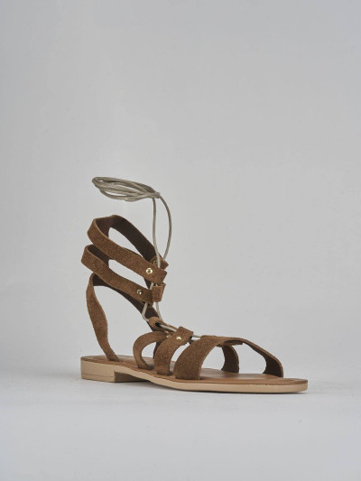 Sandalo tacco 1 cm marrone camoscio