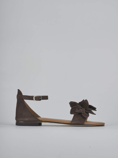Sandalo tacco 1 cm testa camoscio