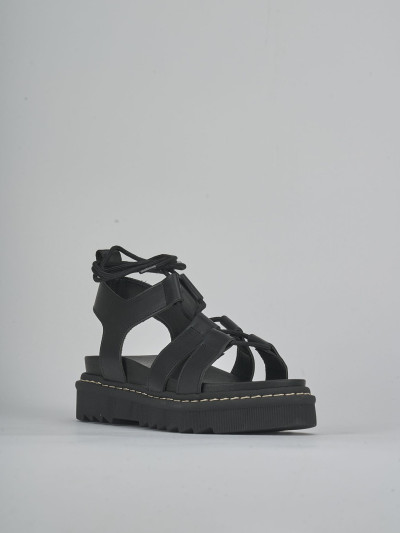 Sandalo tacco 1 cm nero pelle