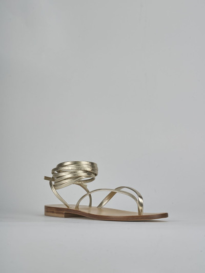 Sandali tacco 1cm laminato oro