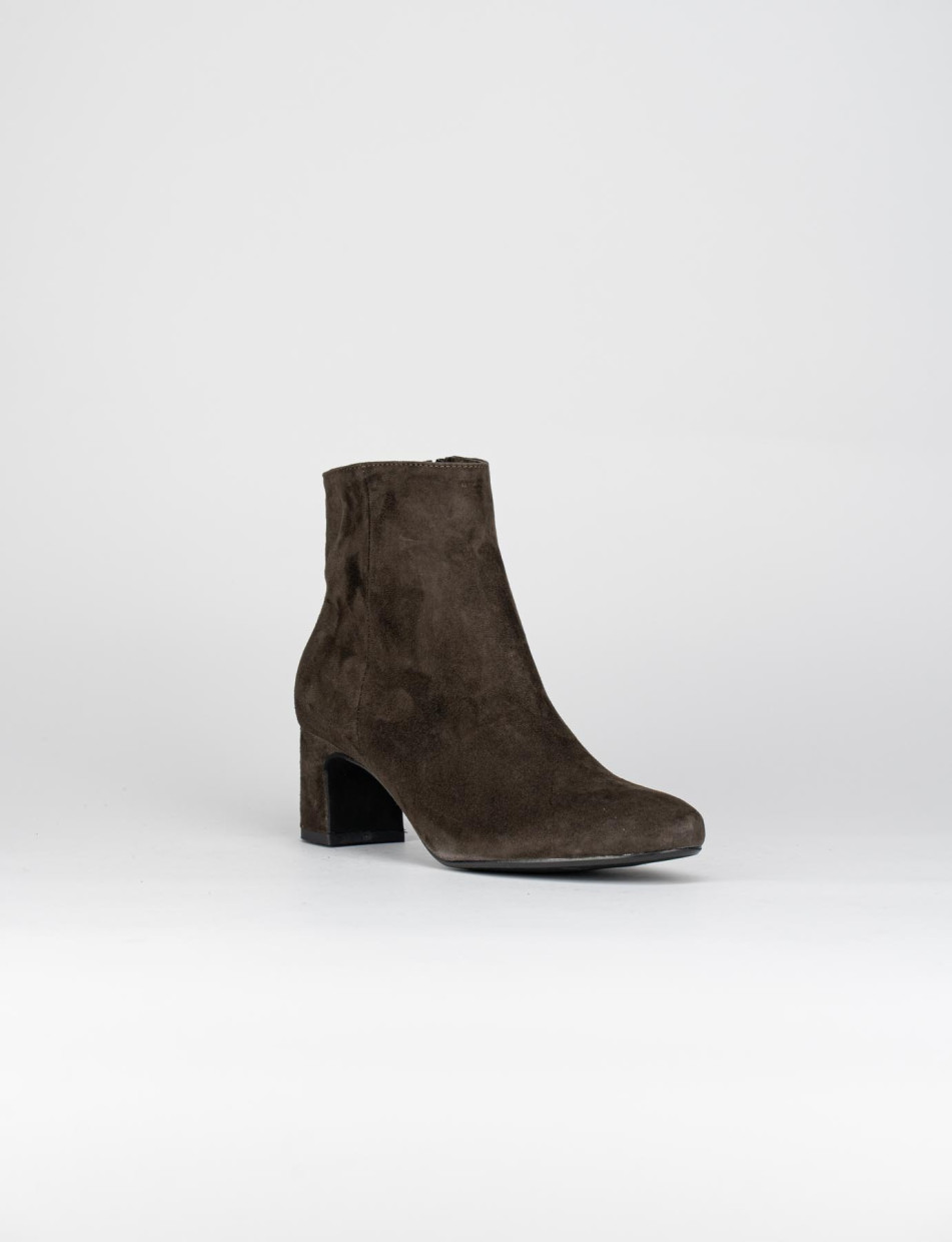 High heel ankle boots heel 5 cm dark brown chamois