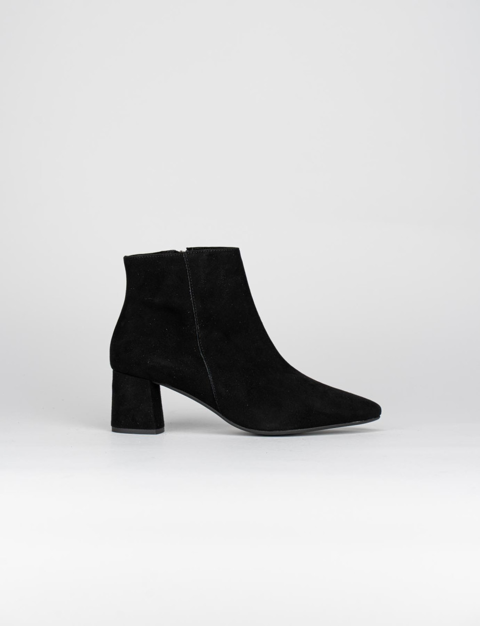 High heel ankle boots heel 5 cm black chamois