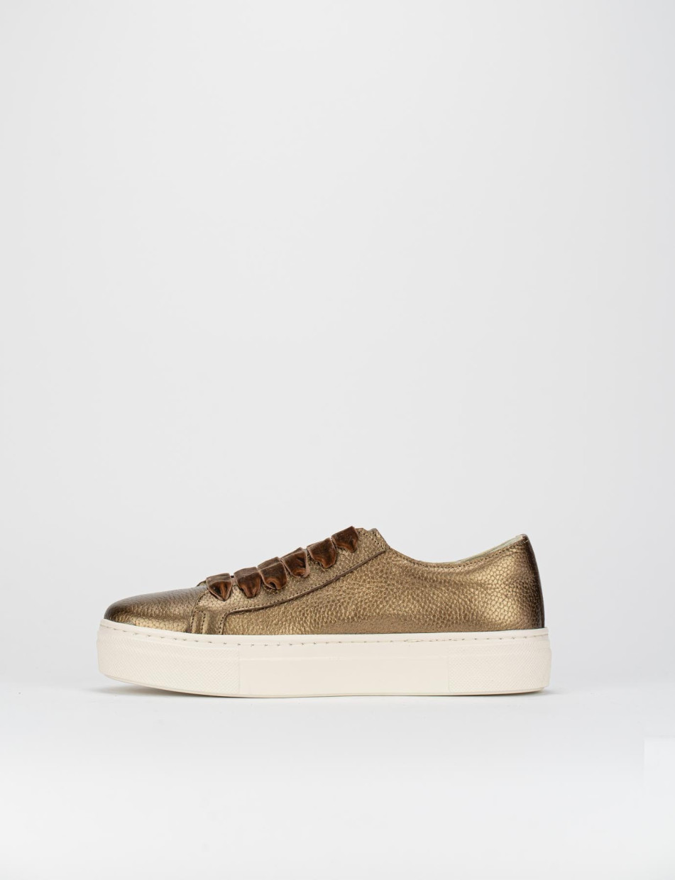 Sneakers bronze leather