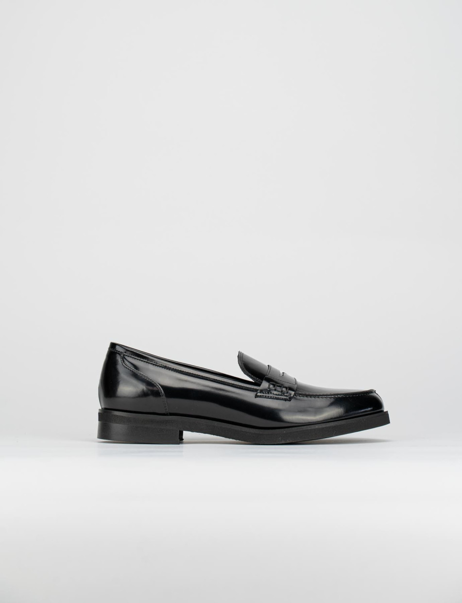 Loafers heel 2 cm black leather