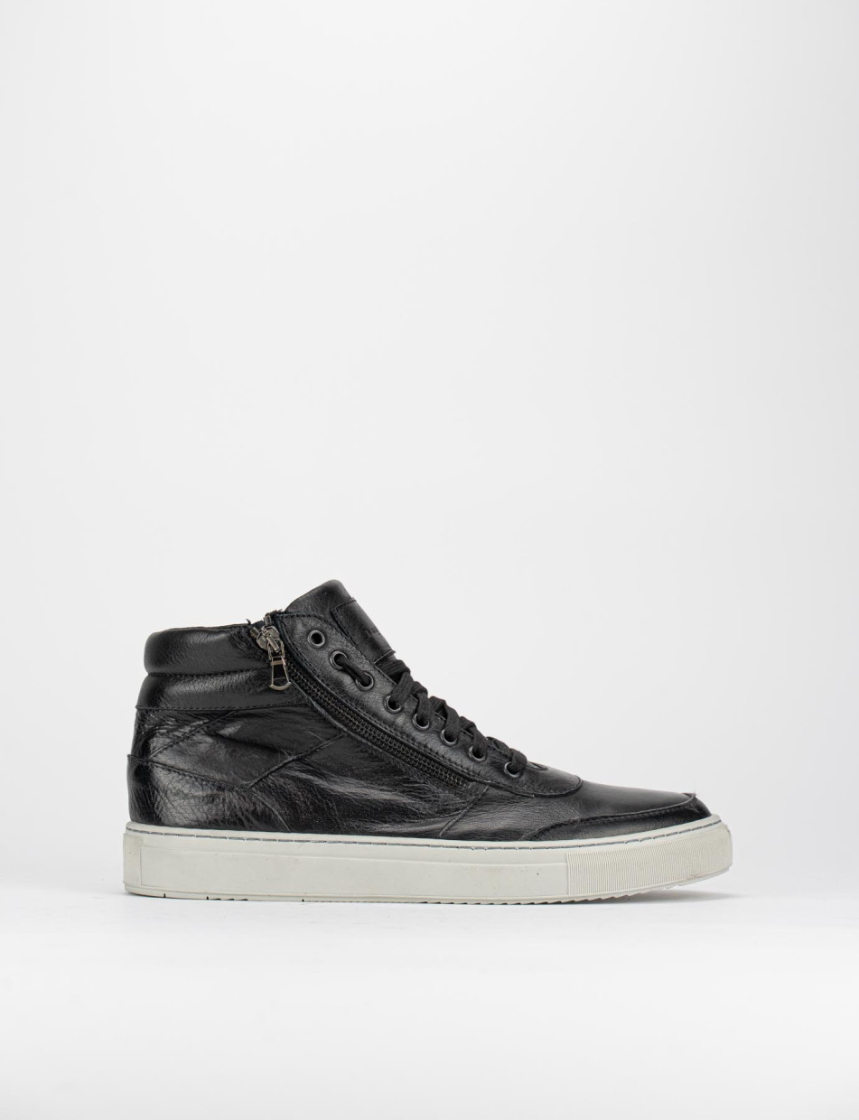 Sneakers black leather