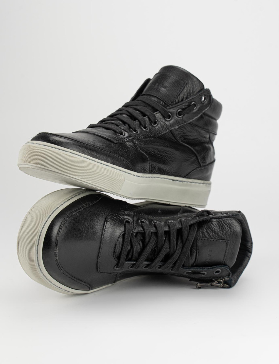 Sneakers black leather