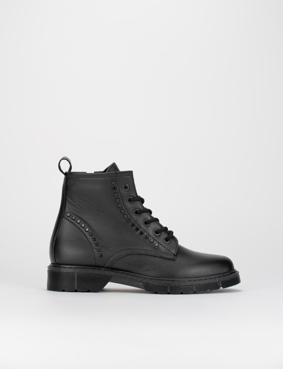 Combat boots heel 2 cm black leather