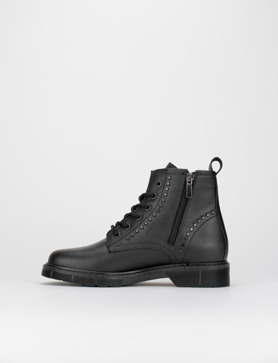 Combat boots heel 2 cm black leather