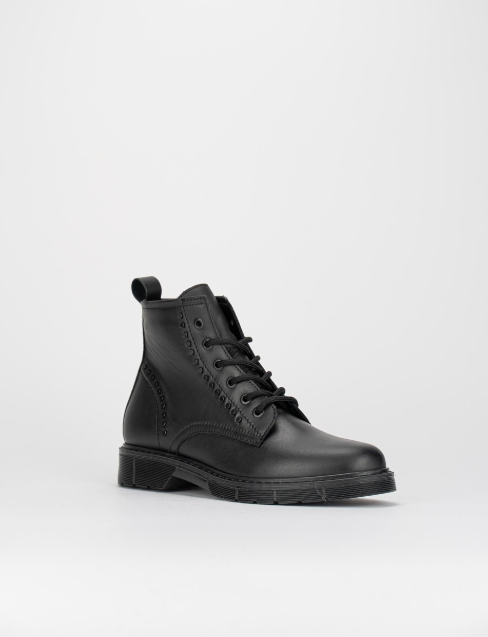 Combat boots heel 2 cm black leather
