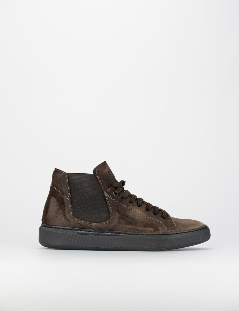 Sneakers dark brown chamois