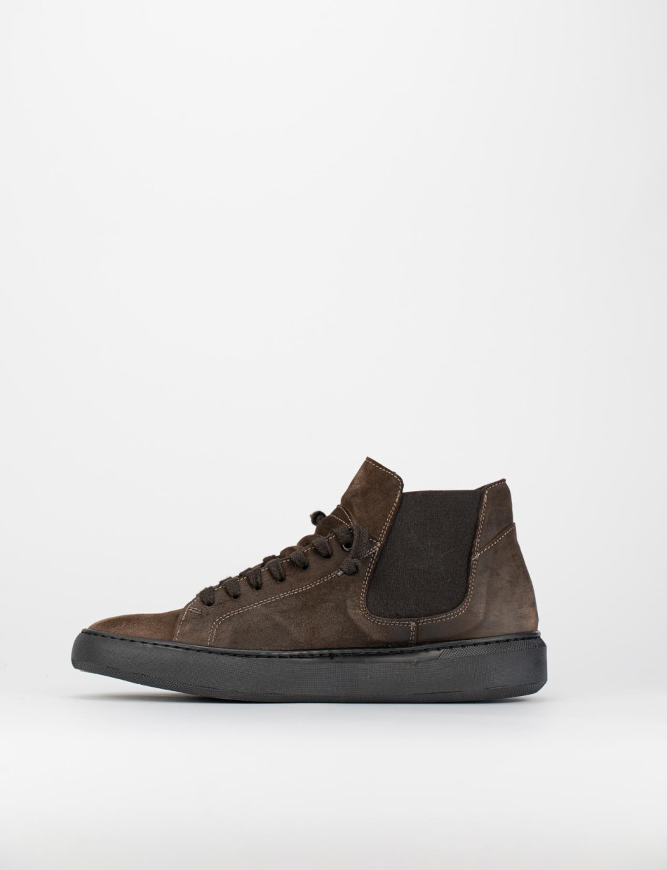 Sneakers dark brown chamois