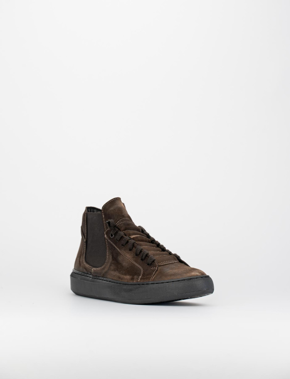 Sneakers dark brown chamois