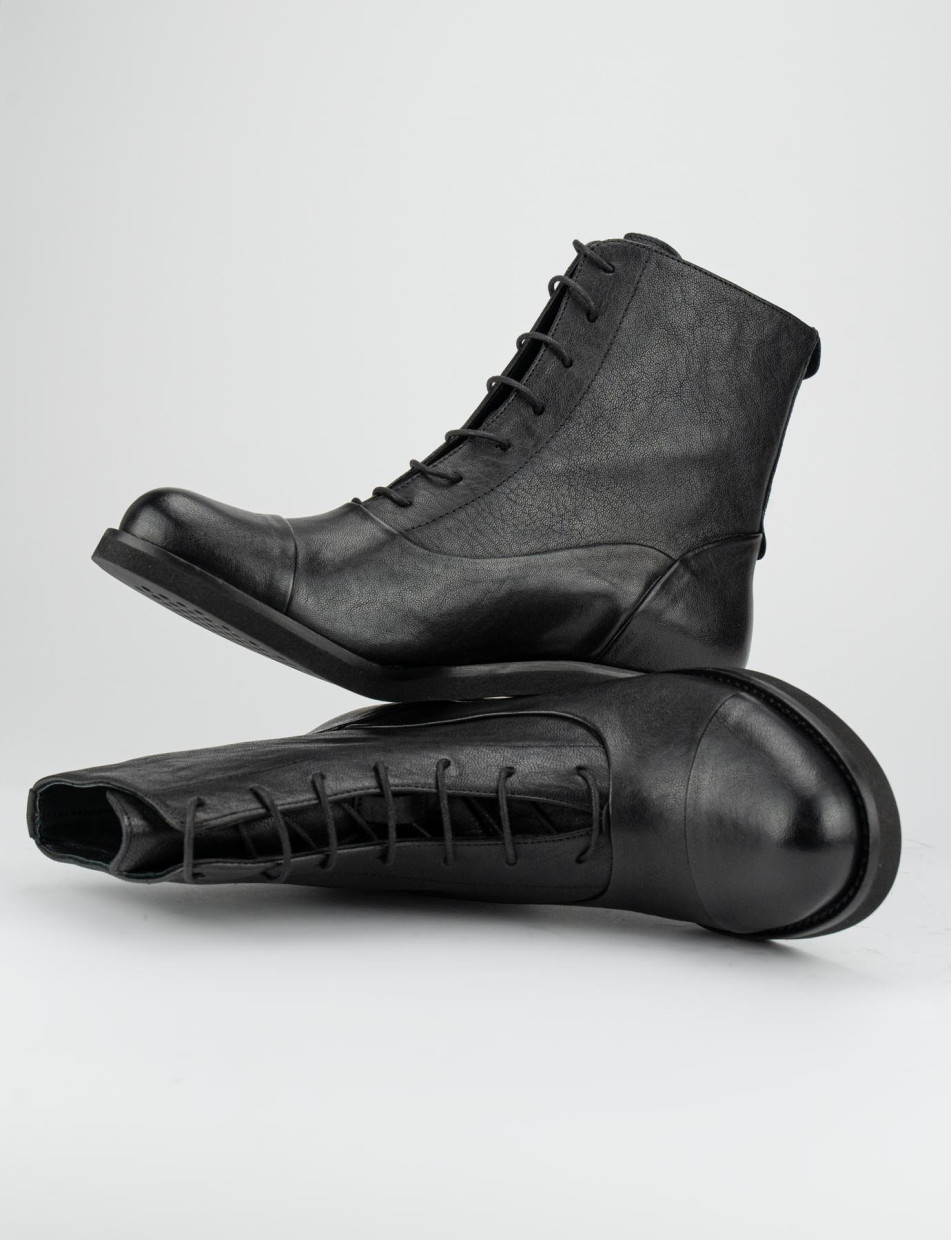 Combat boots heel 2 cm black leather