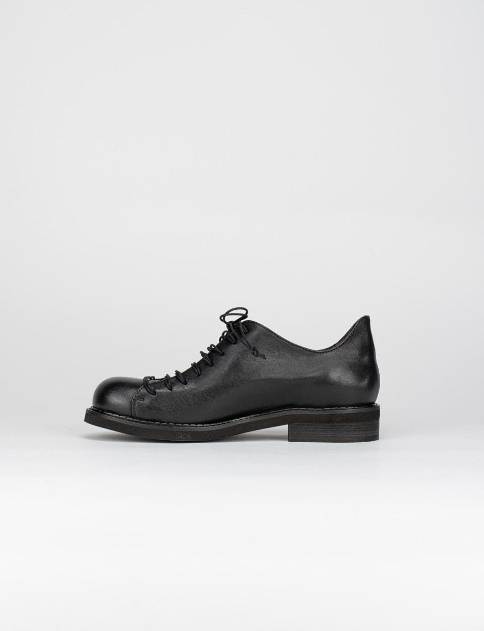 Lace-up shoes heel 2 cm black leather