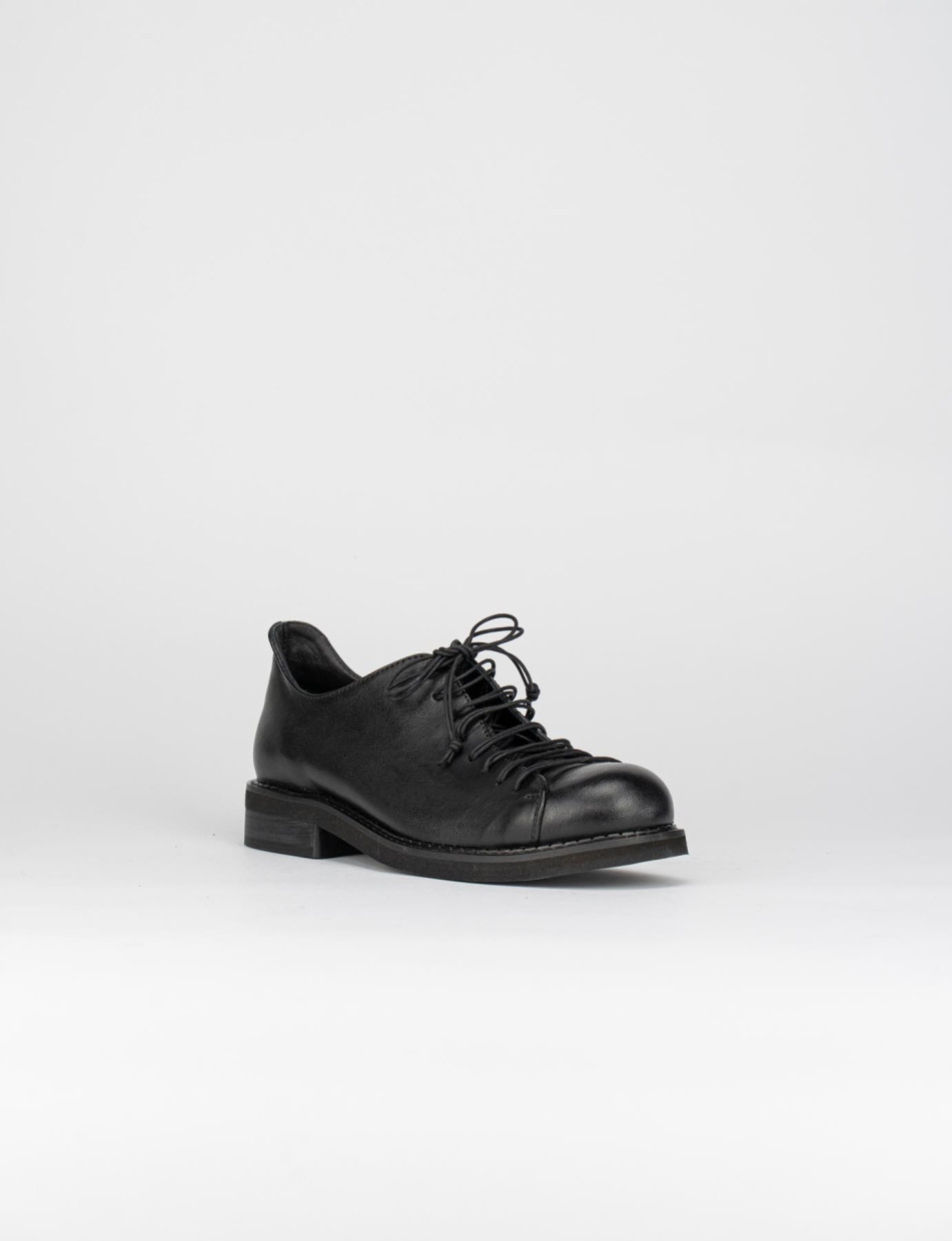 Lace-up shoes heel 2 cm black leather