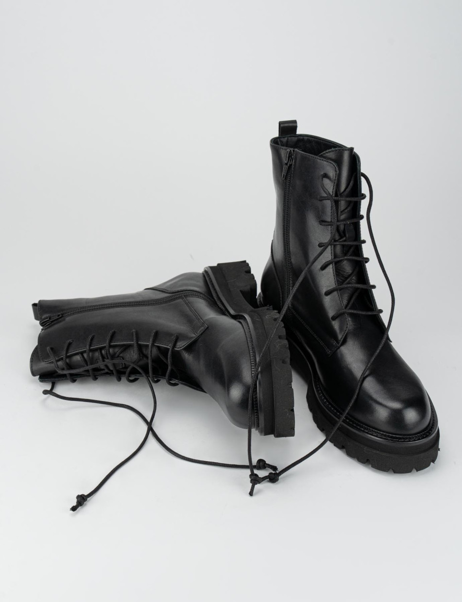 Combat boots heel 3 cm black leather