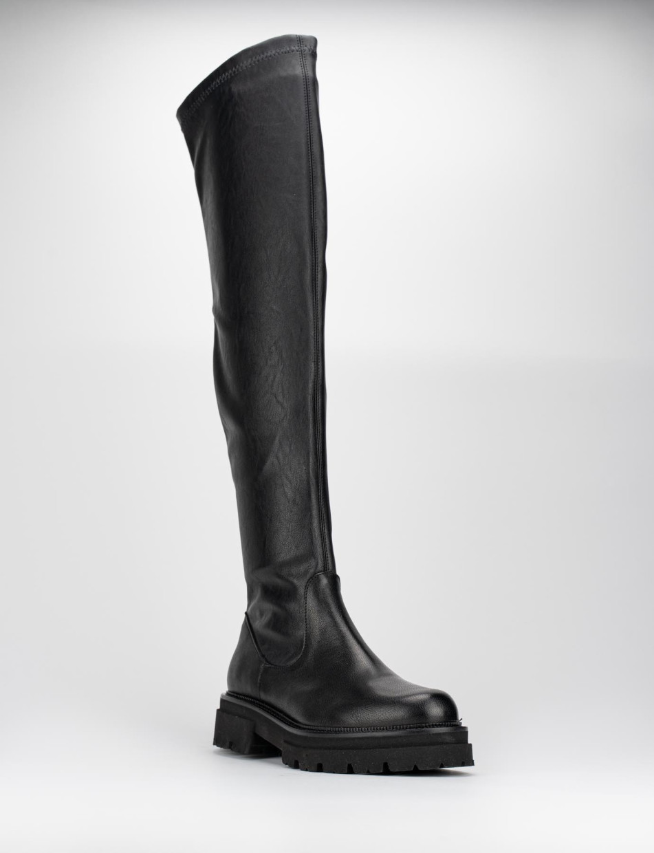 Low heel boots heel 2 cm black leather