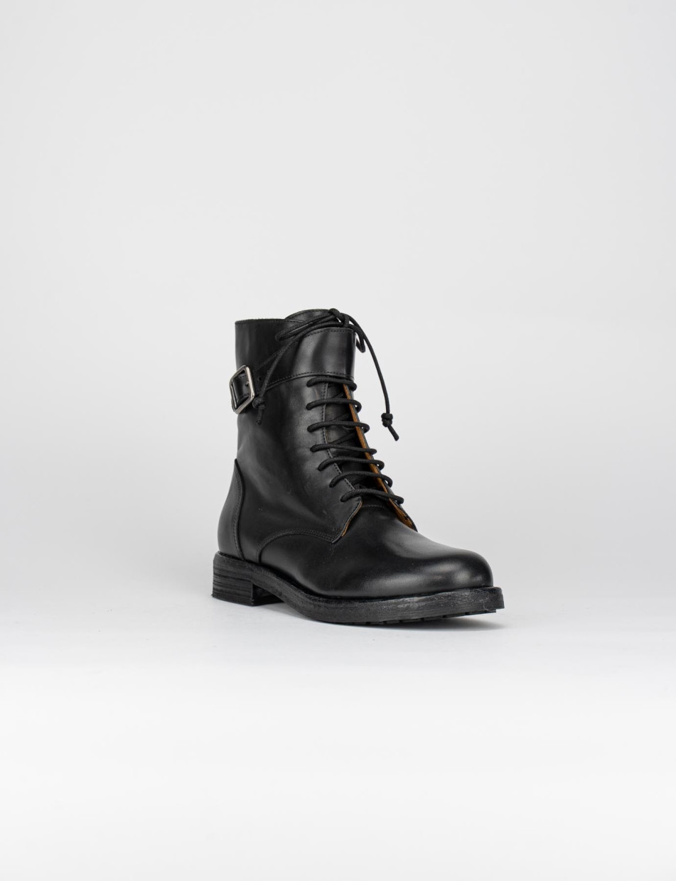 Combat boots heel 3 cm black leather