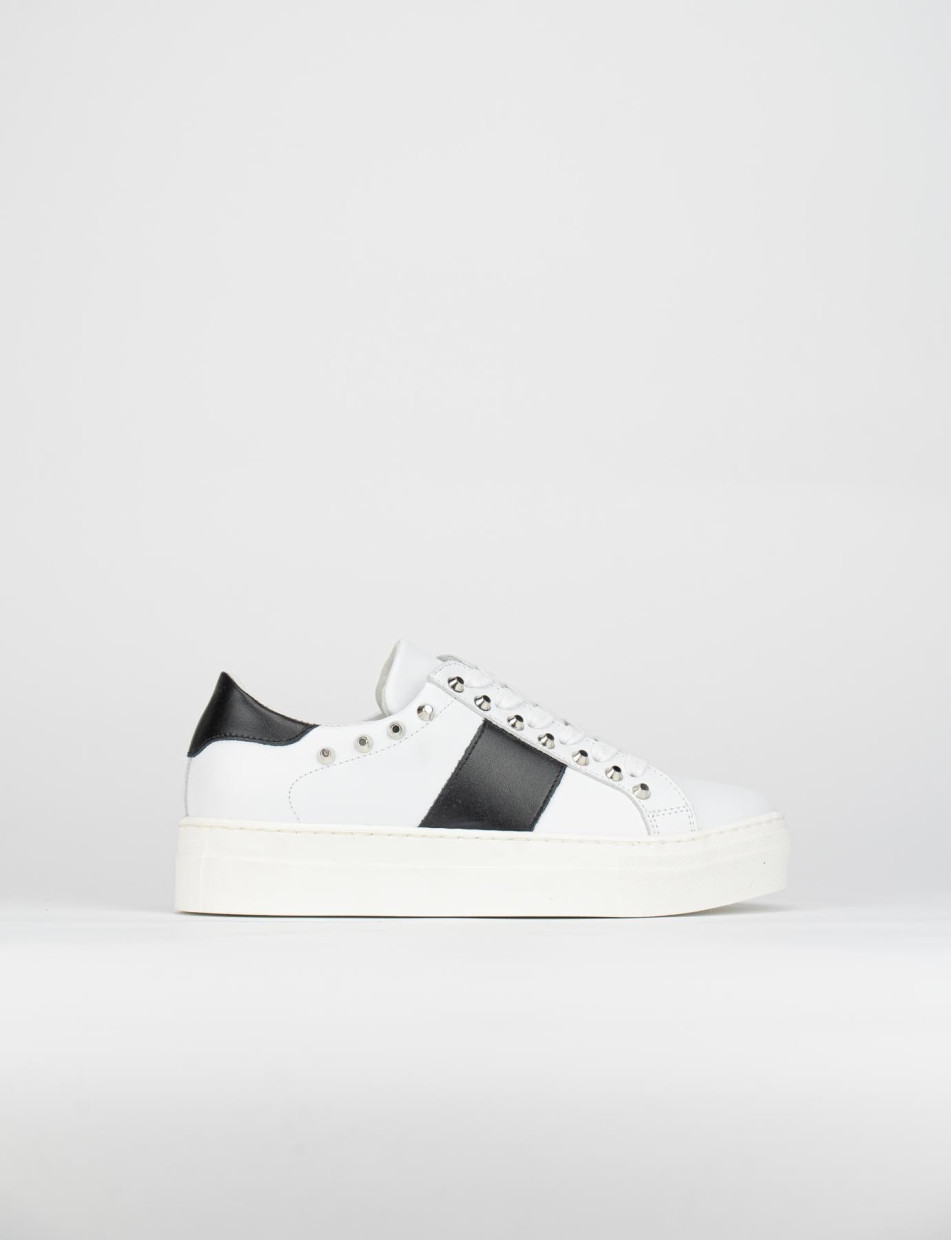 Sneakers white leather