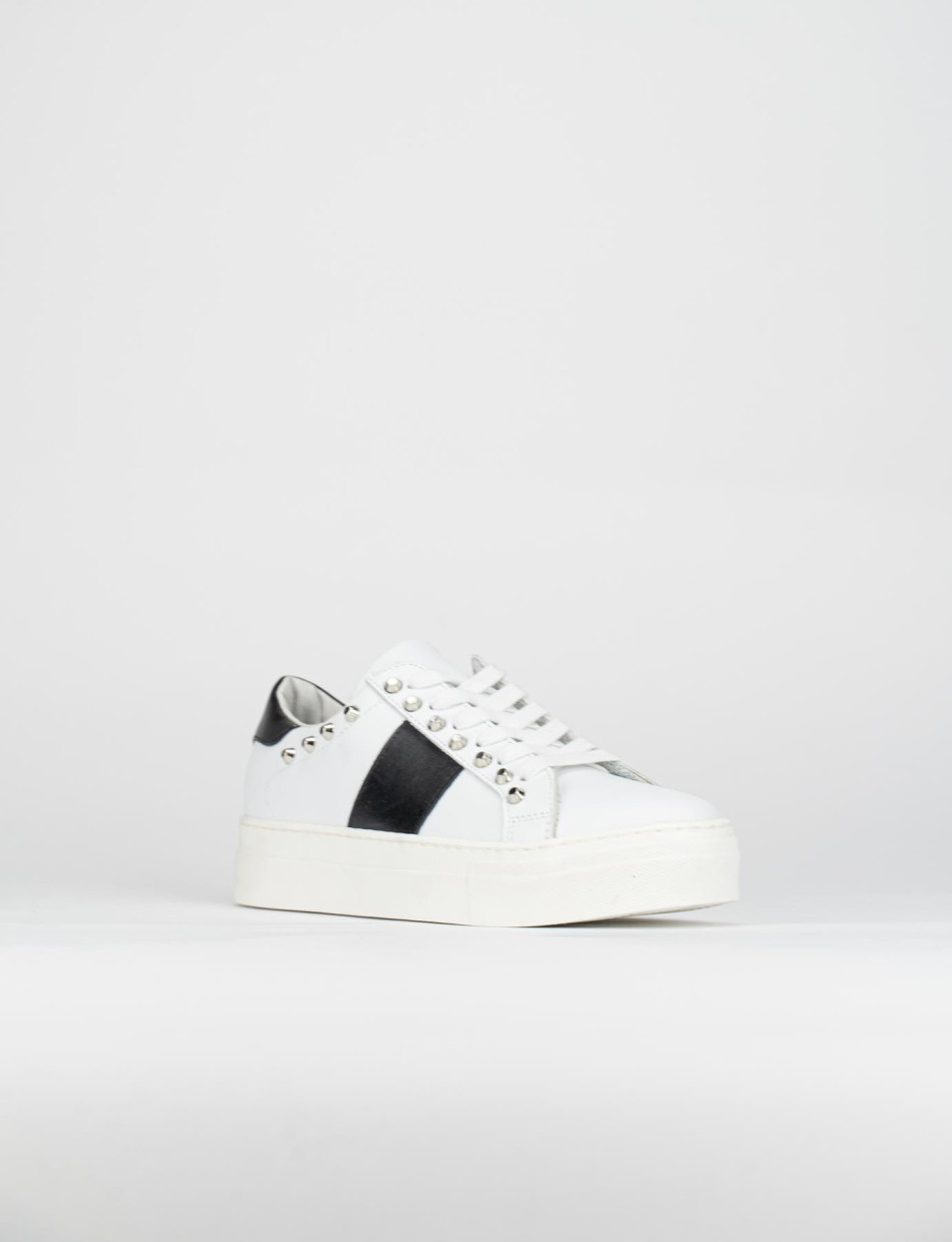 Sneakers white leather