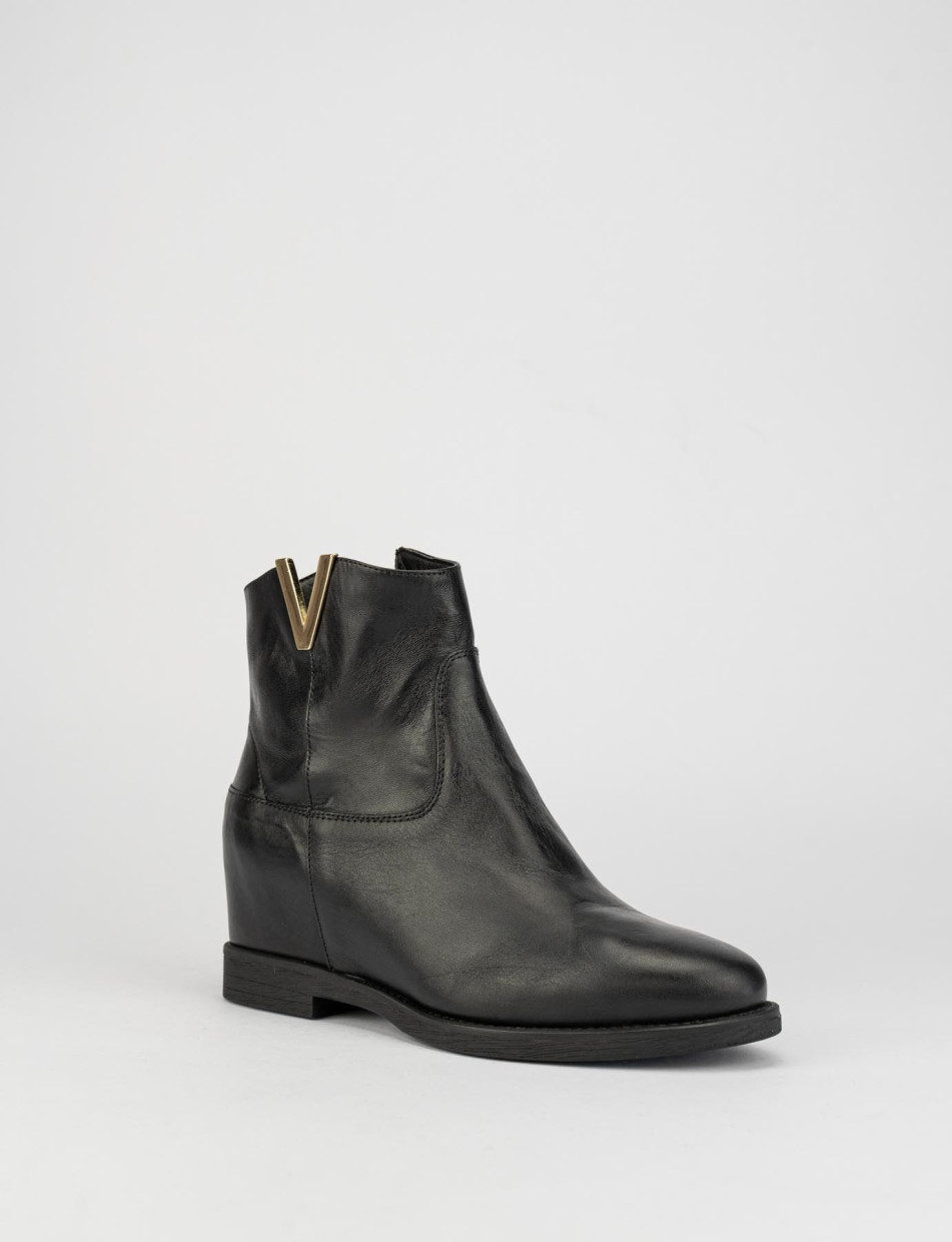 Stivale tronchetto zeppa interna 3 cm nero
