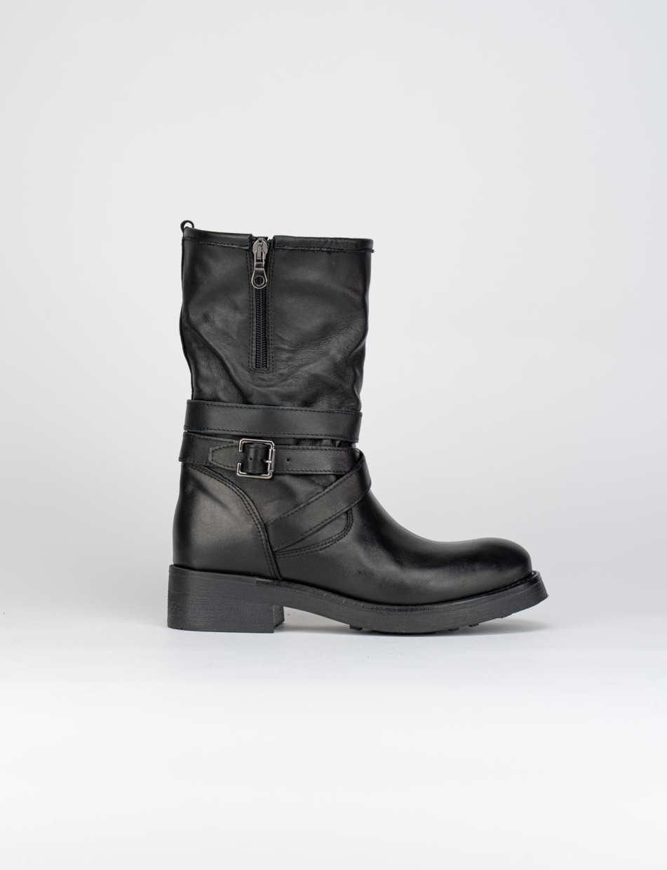 Low heel ankle boots heel 3 cm black leather