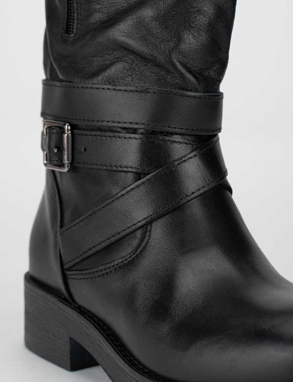 Low heel ankle boots heel 3 cm black leather